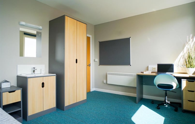 Roxburgh Place, Old Town, Edinburgh - Image 1